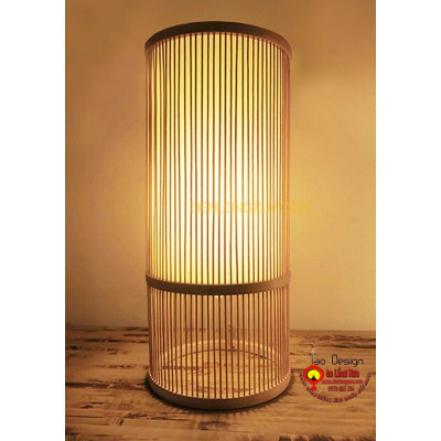 đèn tre để bạn kiểu trụ ống