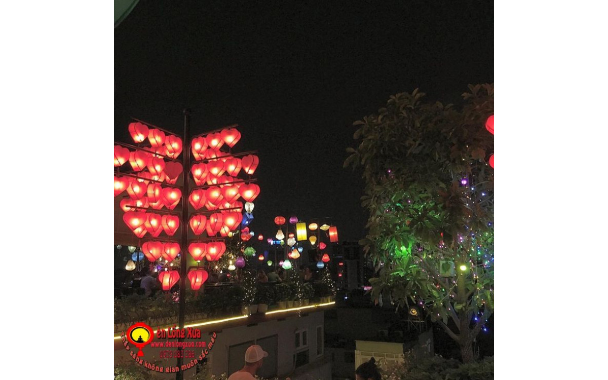 Biến Khu Du Lịch Thành Thiên Đường Lãng Mạn Với Đèn Lồng Trái Tim